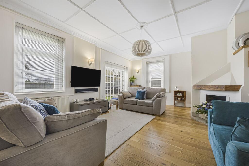 House in Reading, Emmer Green - View 2