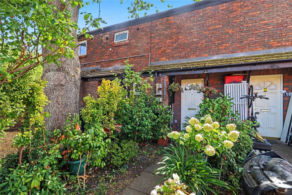 Apartment in Woking, Surrey