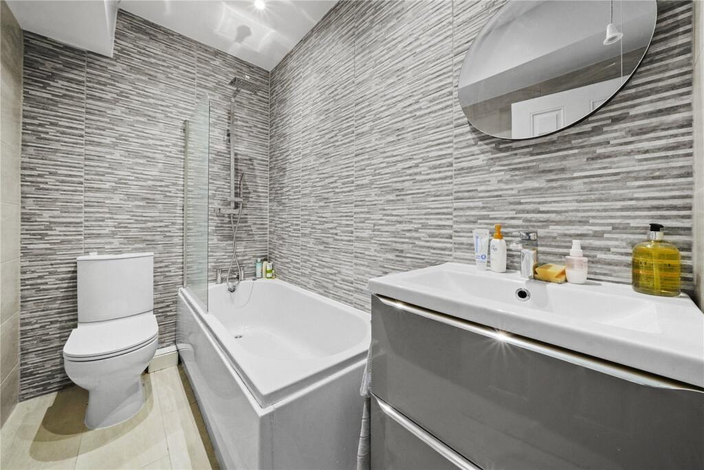 Apartment in London - View 5
