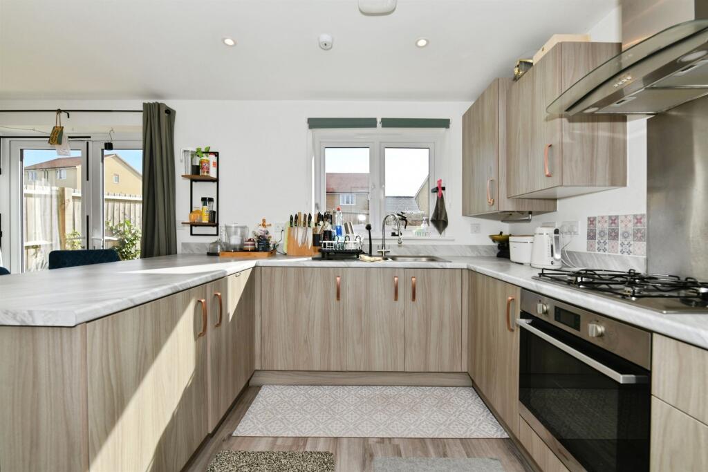 Biddle Combe Close, Wells photo 5