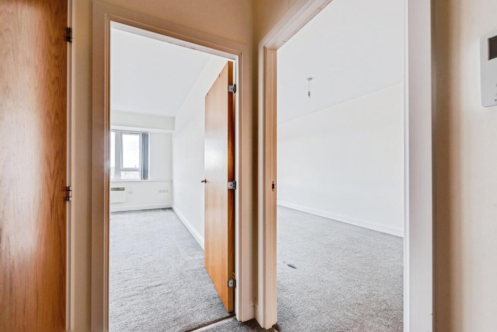 Apartment in Swindon, Railway Village, Town Centre - View 4