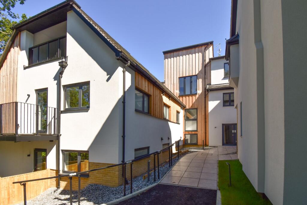 Main image of property: Tonbridge Road, Pembury, Tunbridge Wells, Kent, TN2