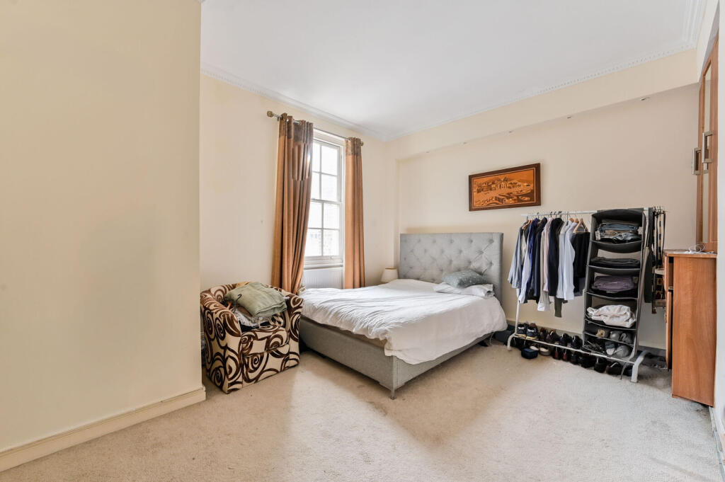 Apartment in London, Paddington - View 5