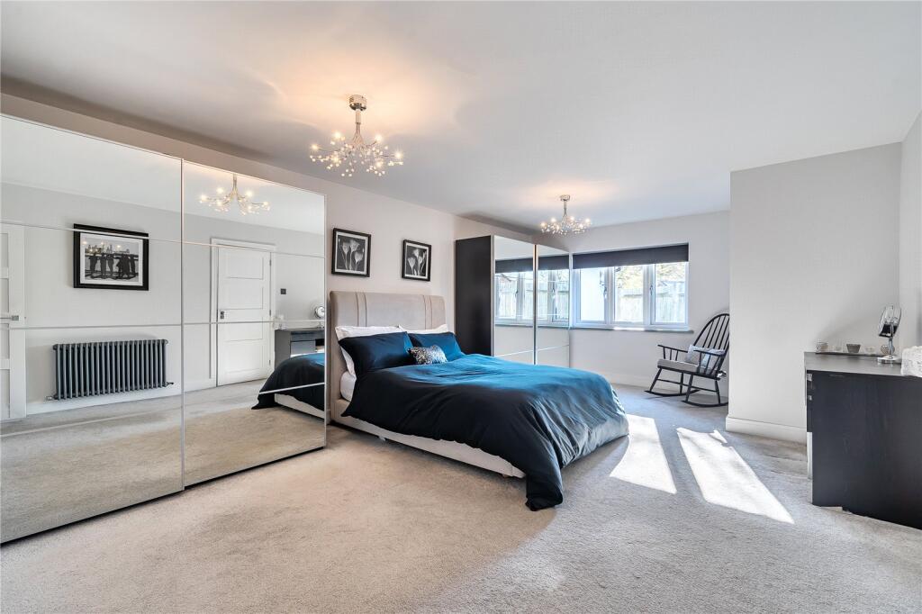 Grove Vale, Chislehurst photo 5