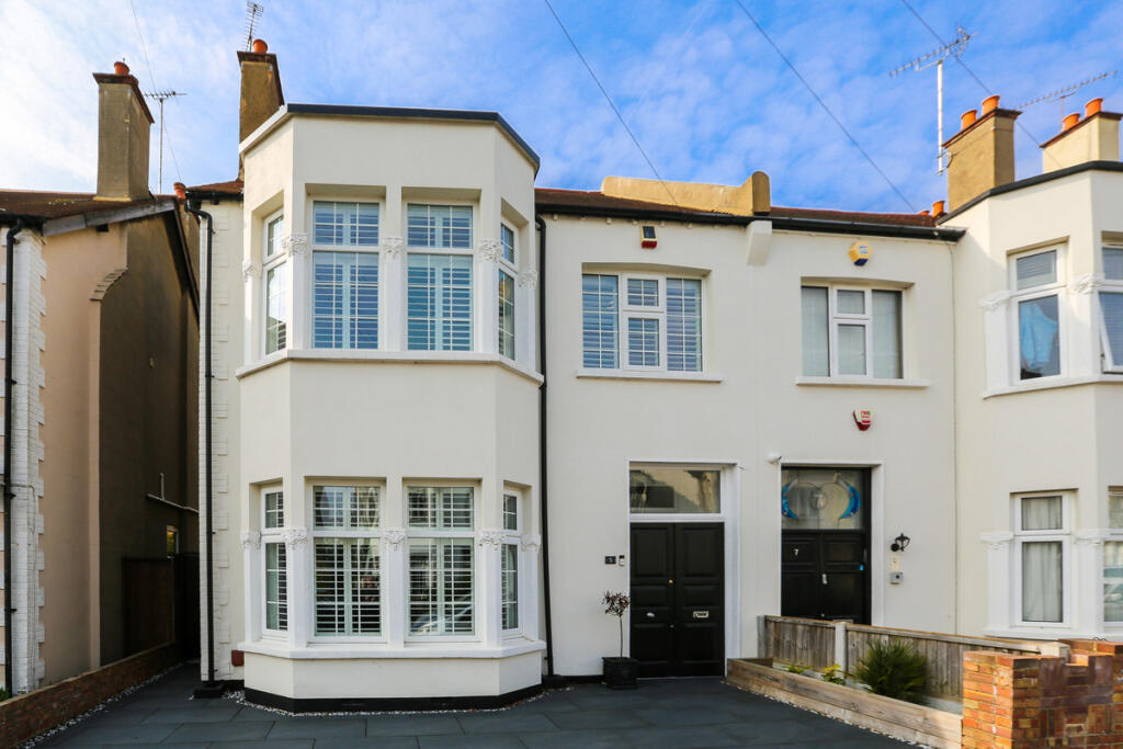 Main image of property: Cotswold Road, Westcliff-on-Sea, SS0