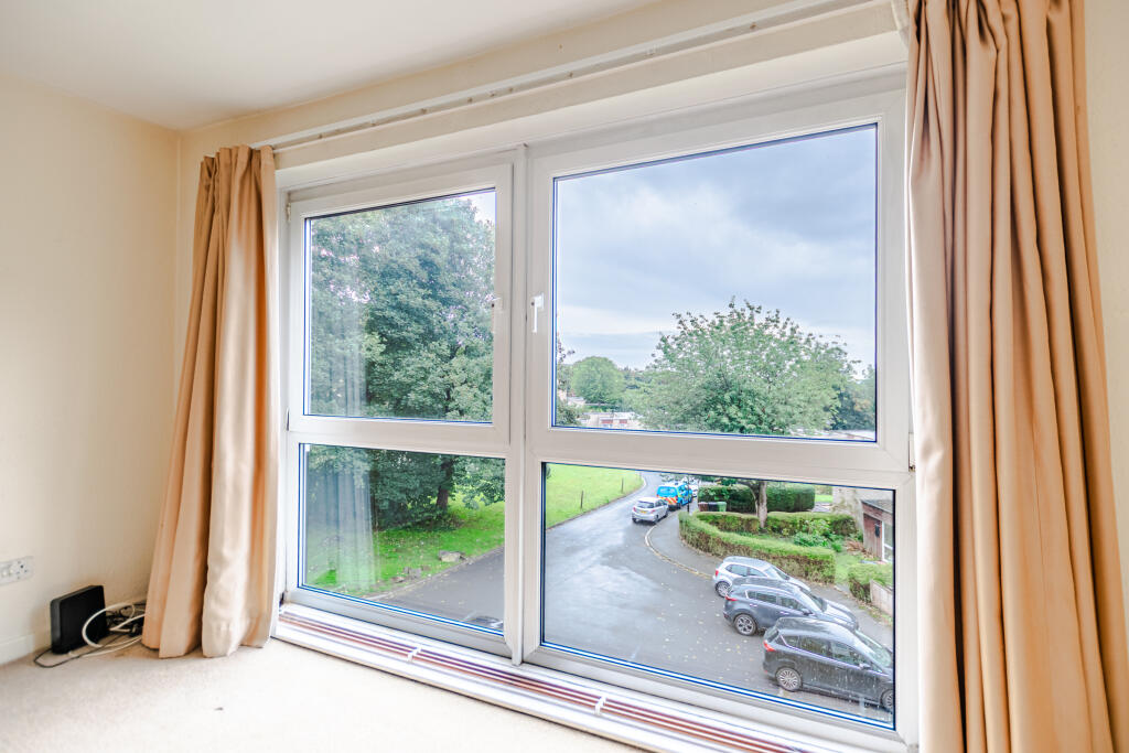 Apartment in Leeds, Gledhow Park, Gledhow - View 3
