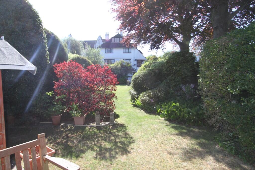 Apartment in Eastbourne, Holywell - View 3