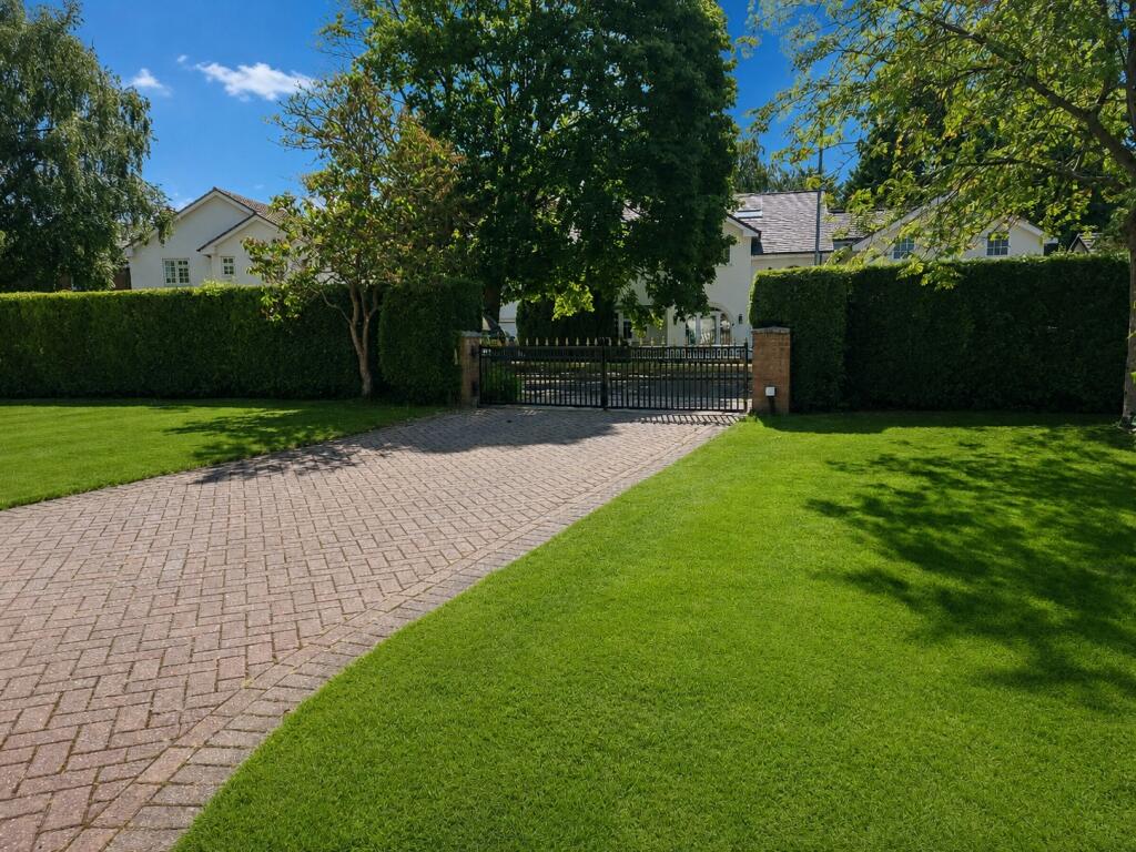 Beaufort Chase, Wilmslow, Cheshire, SK9 photo 2