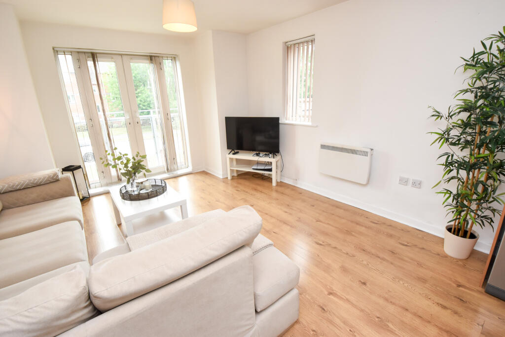 The Locks, Forebay Drive, Irlam, M44 photo 2