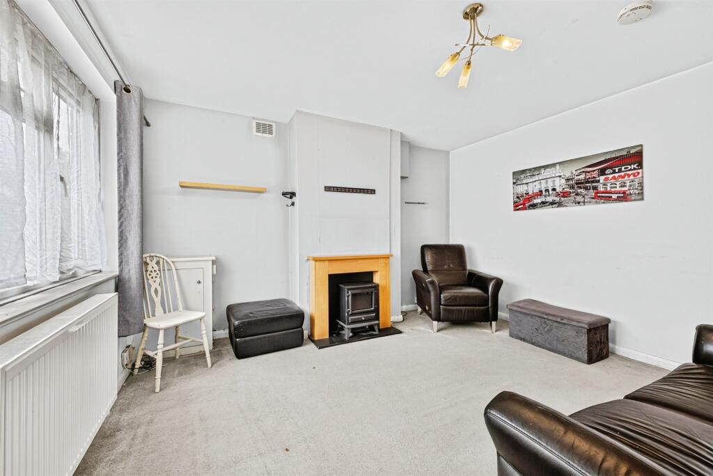 House in Northampton - View 3