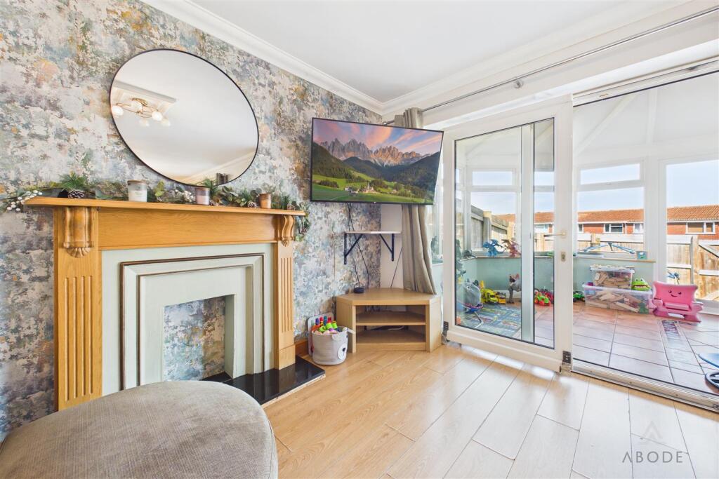 House in Stoke-on-Trent - More