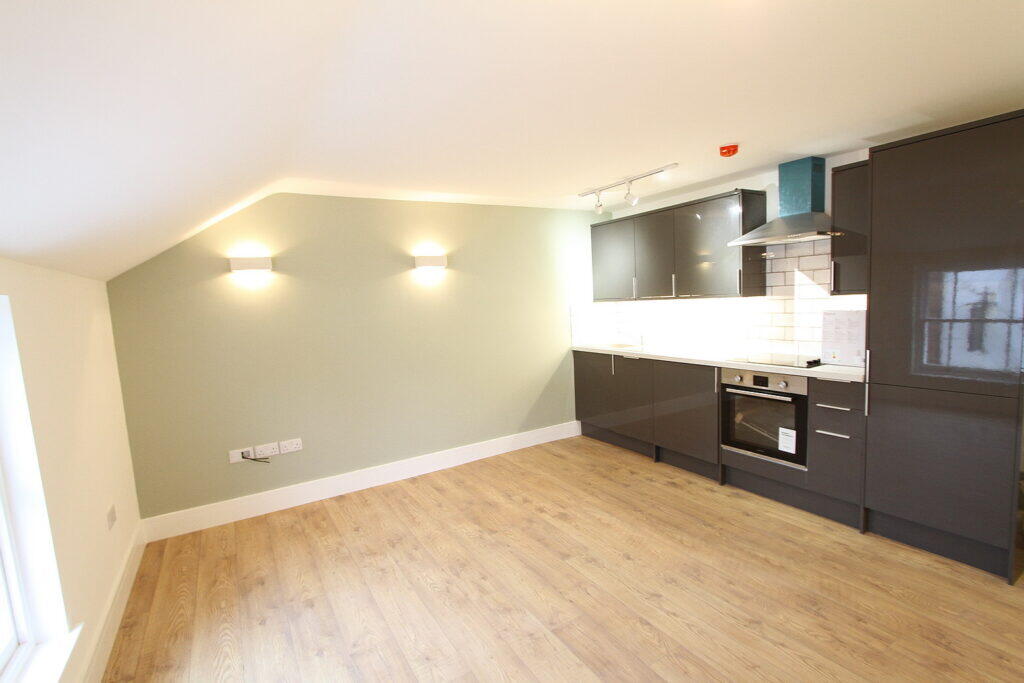 Main image of property: Broad Street, Banbury, OXON, OX16