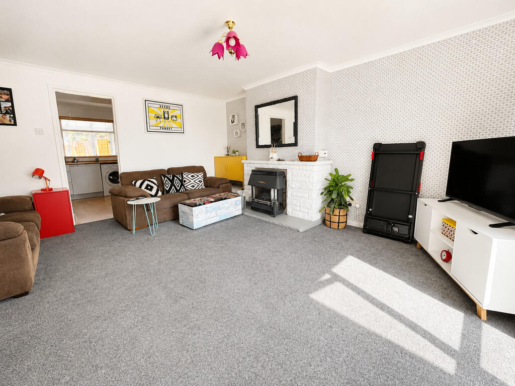Heycroft Way, Tiptree photo 3