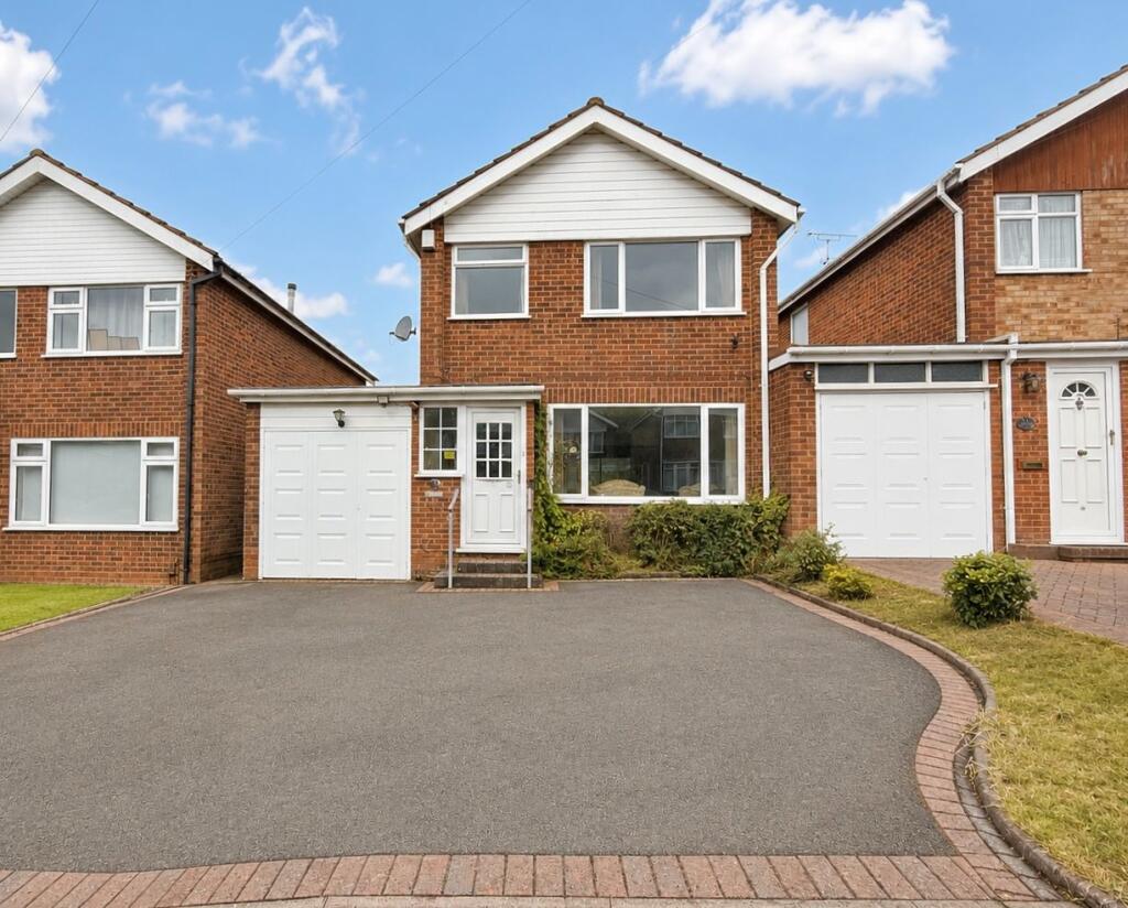 Main image of property: Oakwood Road, Hollywood, B47 5DX