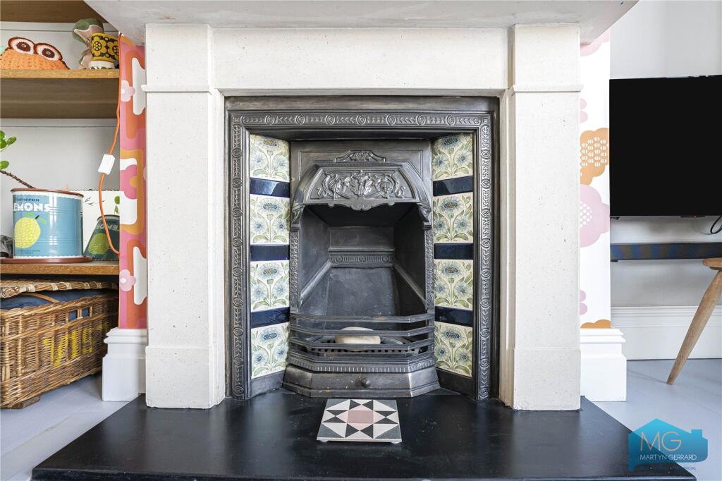 Churchfield Avenue, North Finchley, London, N12 - More