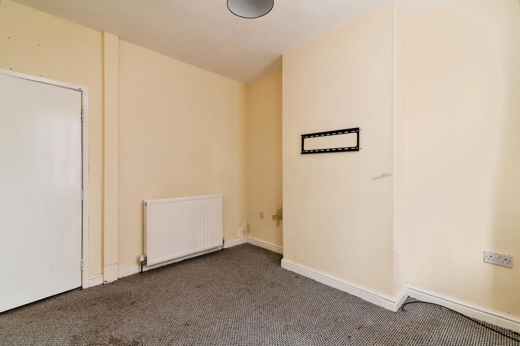 House in Nottingham, Nottinghamshire - View 3