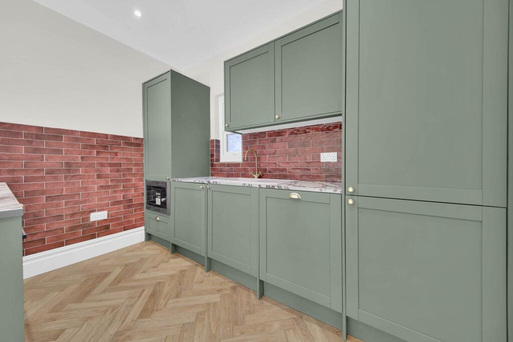 Apartment in London - View 5