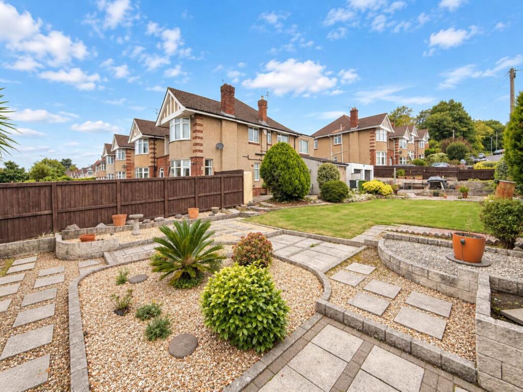 House in Weston-super-Mare, Milton - More