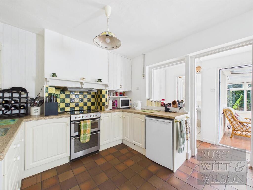 House in Tonbridge - More