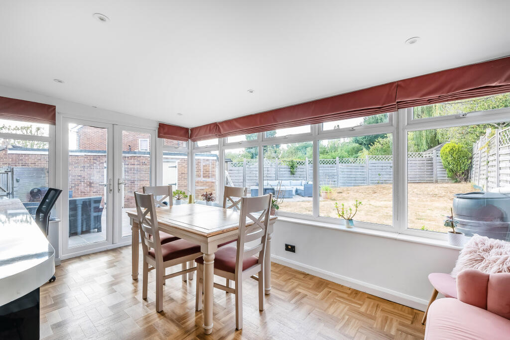 House in Sevenoaks, Edenbridge - More