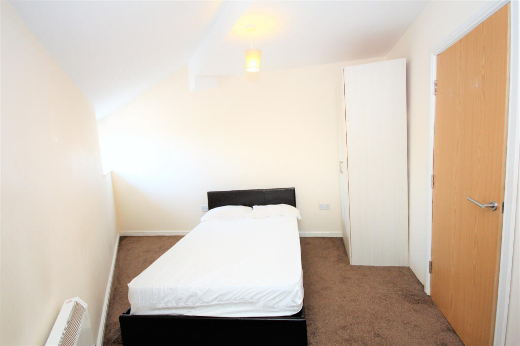Apartment in Preston - View 5