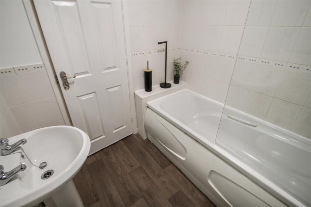 House in Thrapston - More