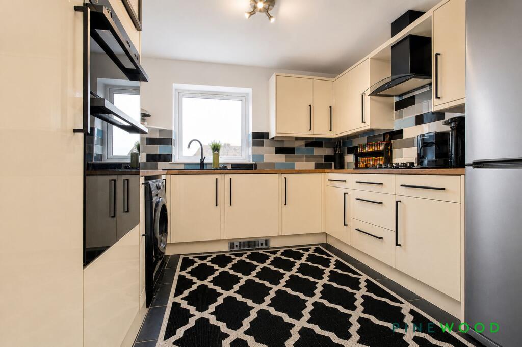 House in Chesterfield, Derbyshire - View 3
