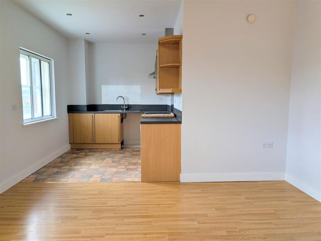 Apartment in Shrewsbury - View 4