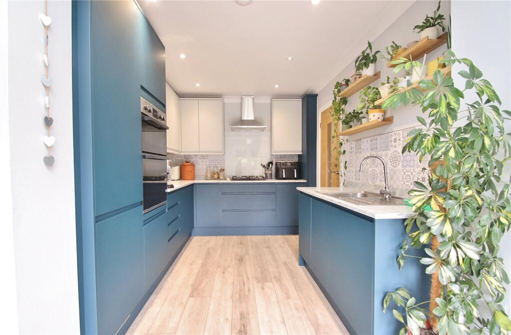 House in Verwood, Dorset - View 3