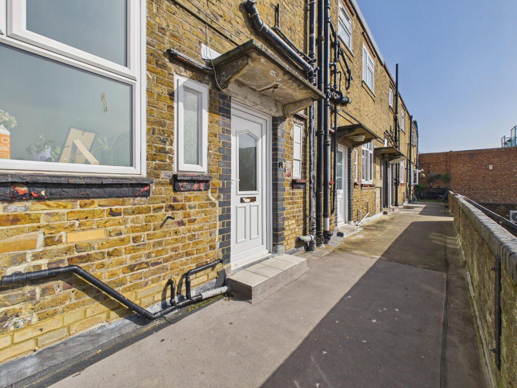 Broadwater Street West, Worthing, BN14 9BT