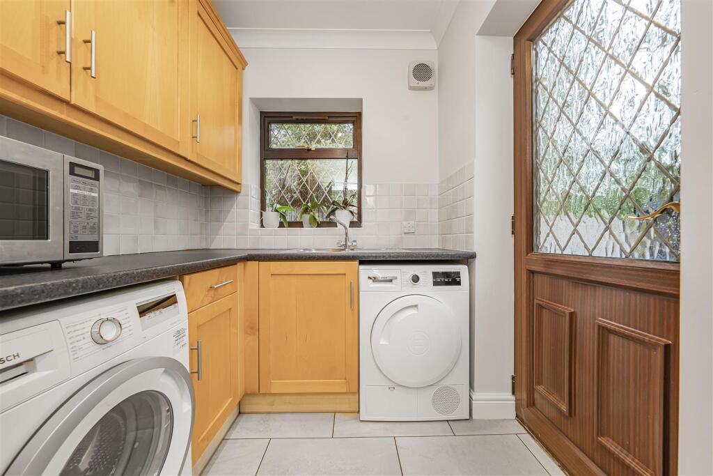 Additional image 9 of Hampstead Close, Bricket Wood, St. Albans