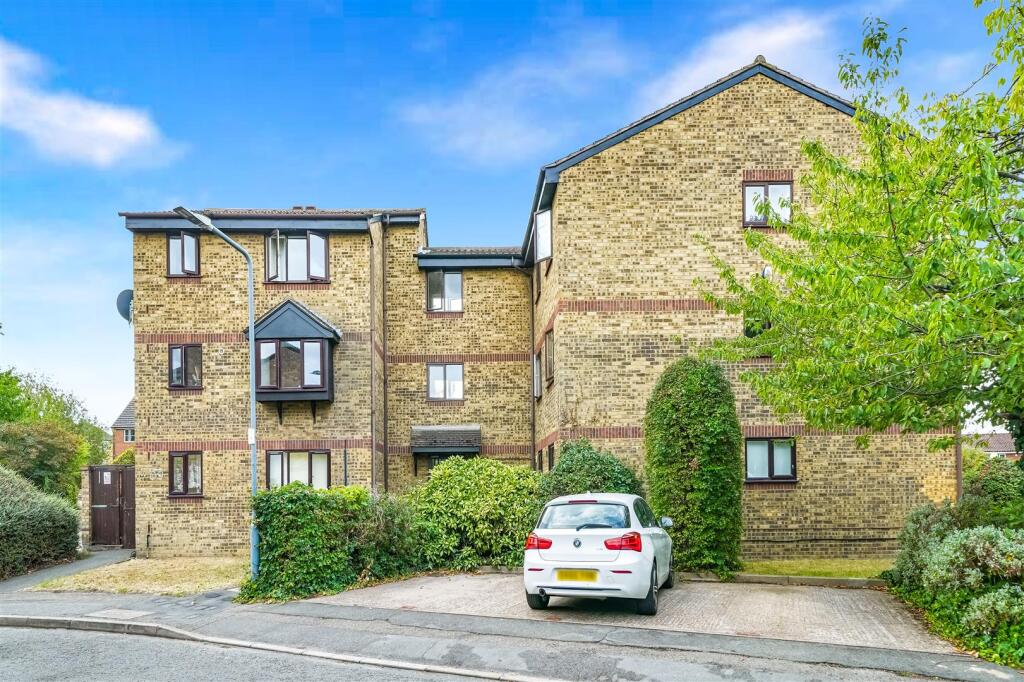Apartment in London, Little Heath - View 3