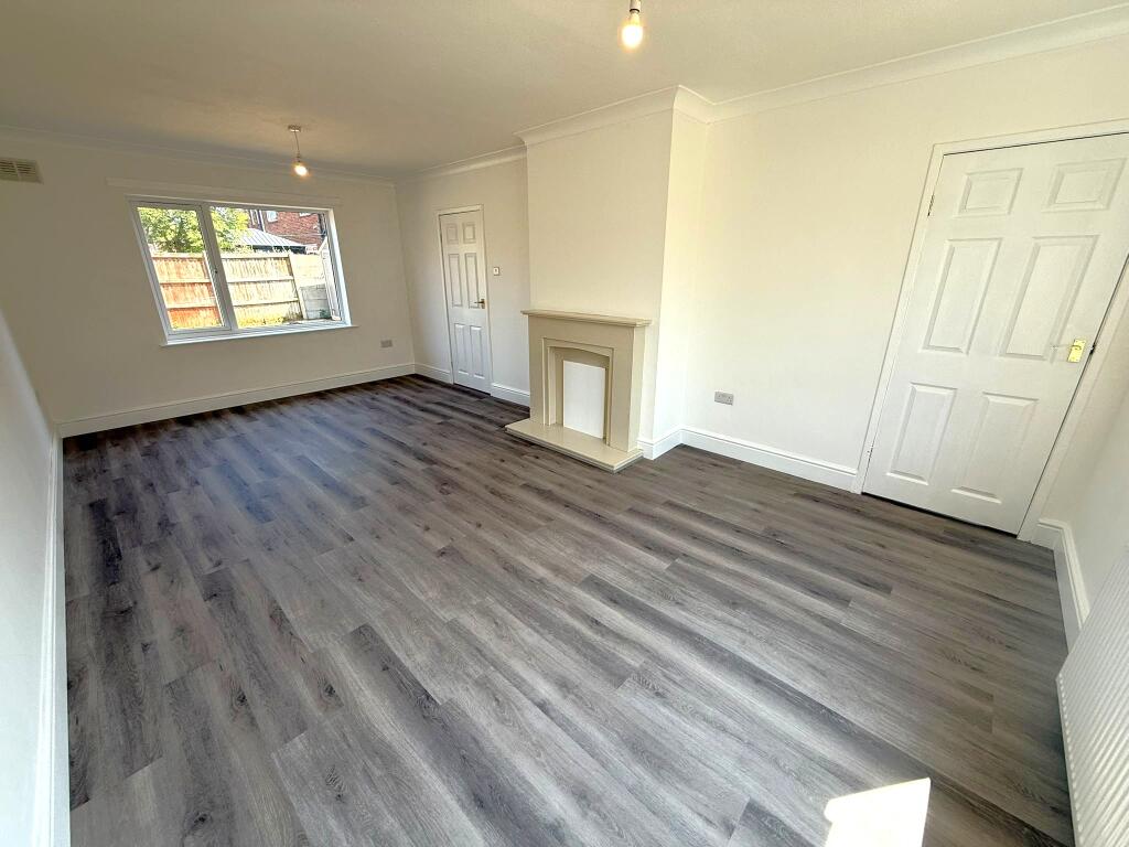 House in Ellesmere Port, Whitby - View 4