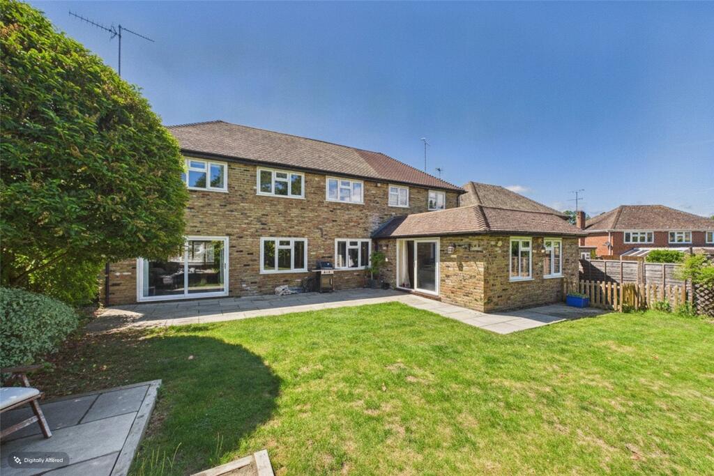House in Surrey Heath, Windlesham - View 2