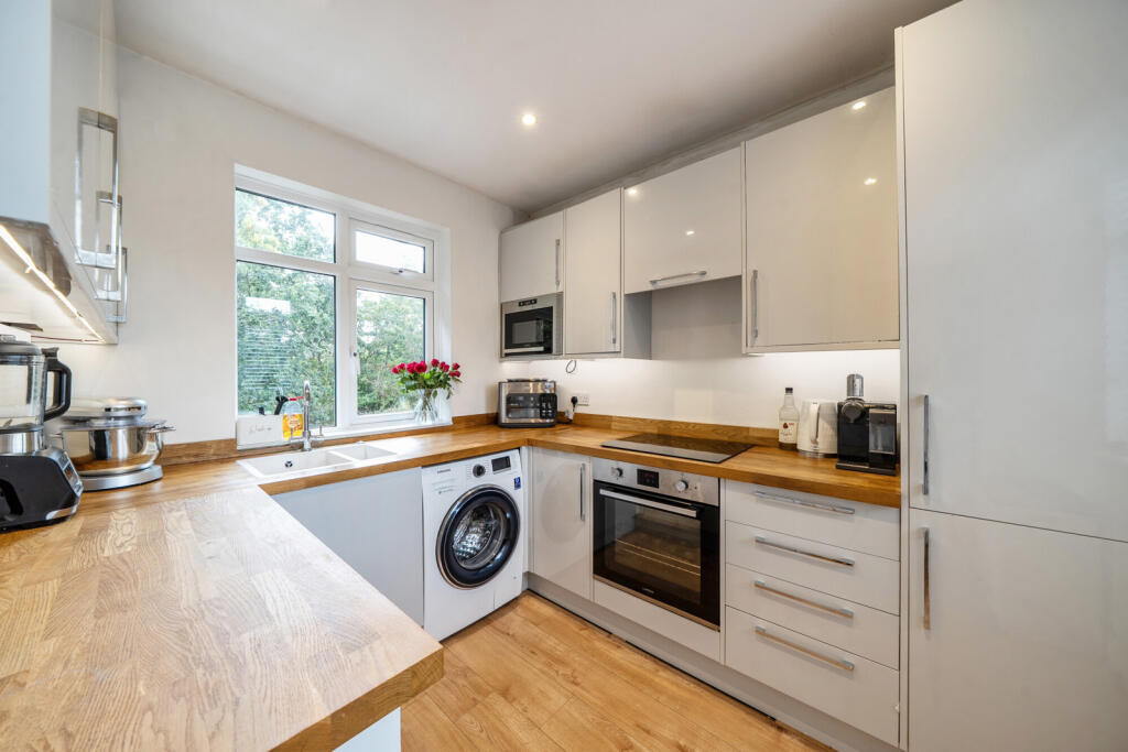 Apartment in London - View 5