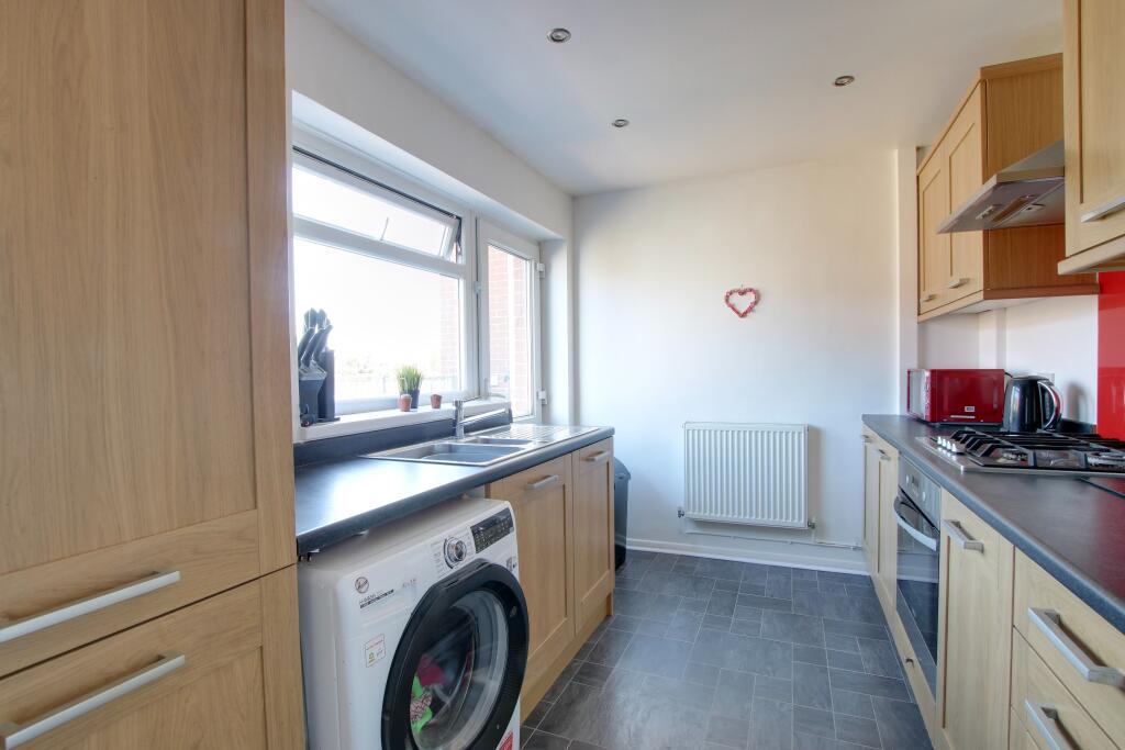 Gaylyn Way, Fareham. Guide Price £300,000 - £315,000. photo 4