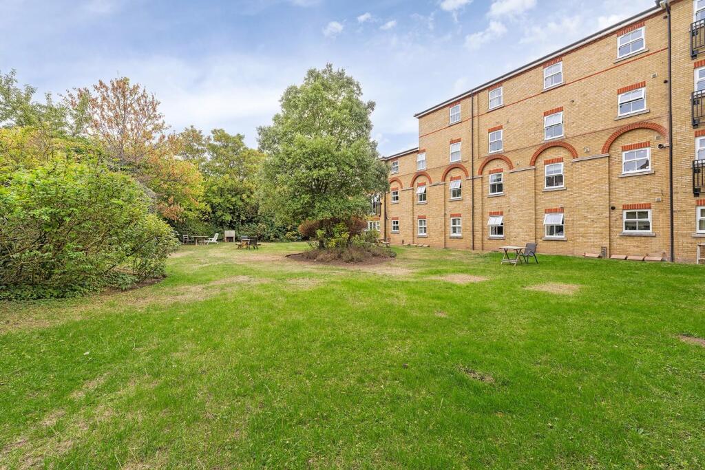 Apartment in London - View 3