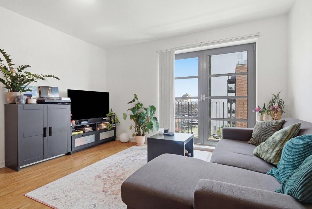 Main image of property: Commercial Road, Limehouse