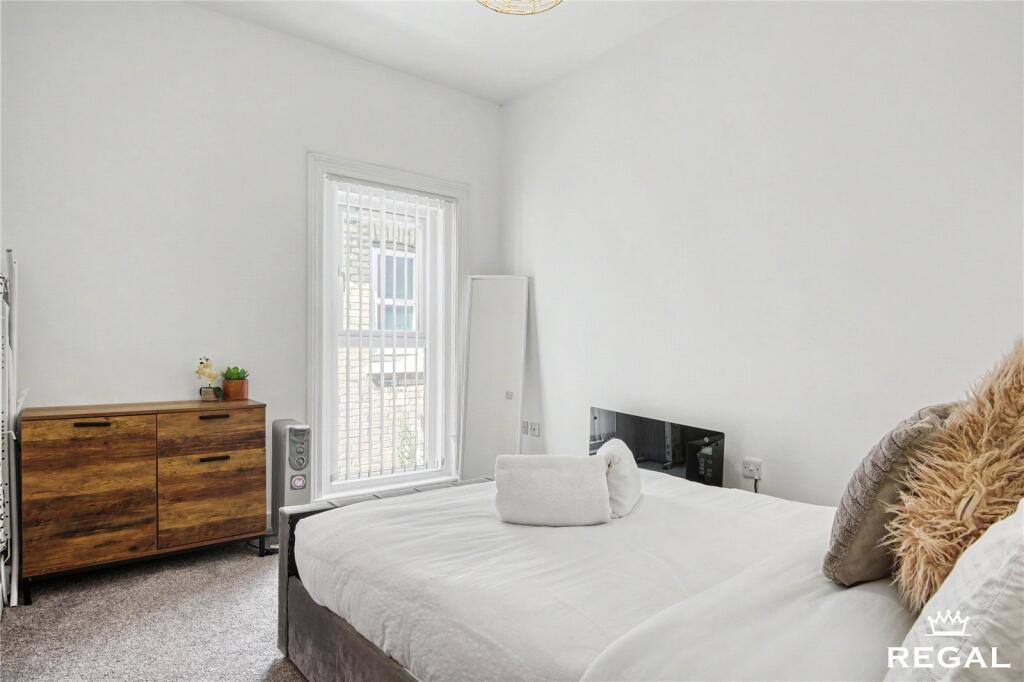 Apartment in Poole, Upper Parkstone - View 4