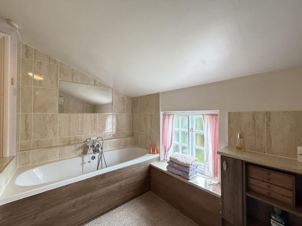 House in East Cambridgeshire, Soham - More