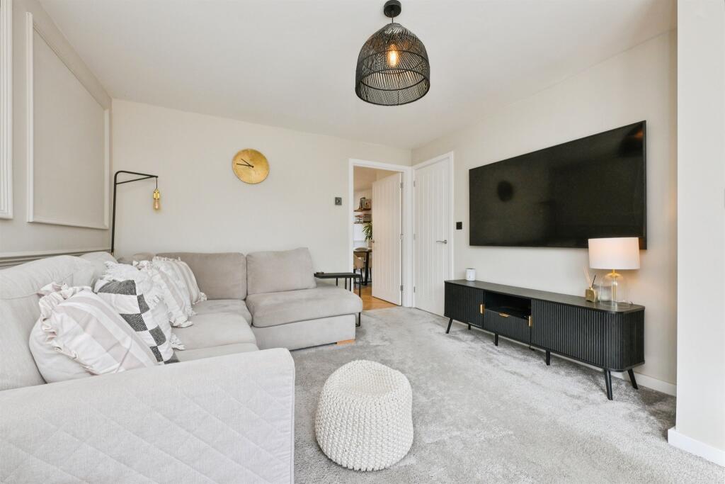 House in Stevenage - More