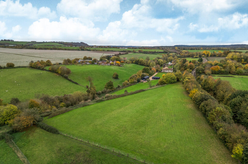 Old Dilton WILTSHIRE photo 3