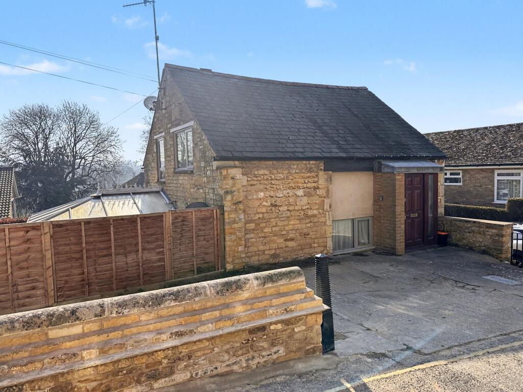 2-bed detached on Austin Street, Stamford, PE9, £250,000