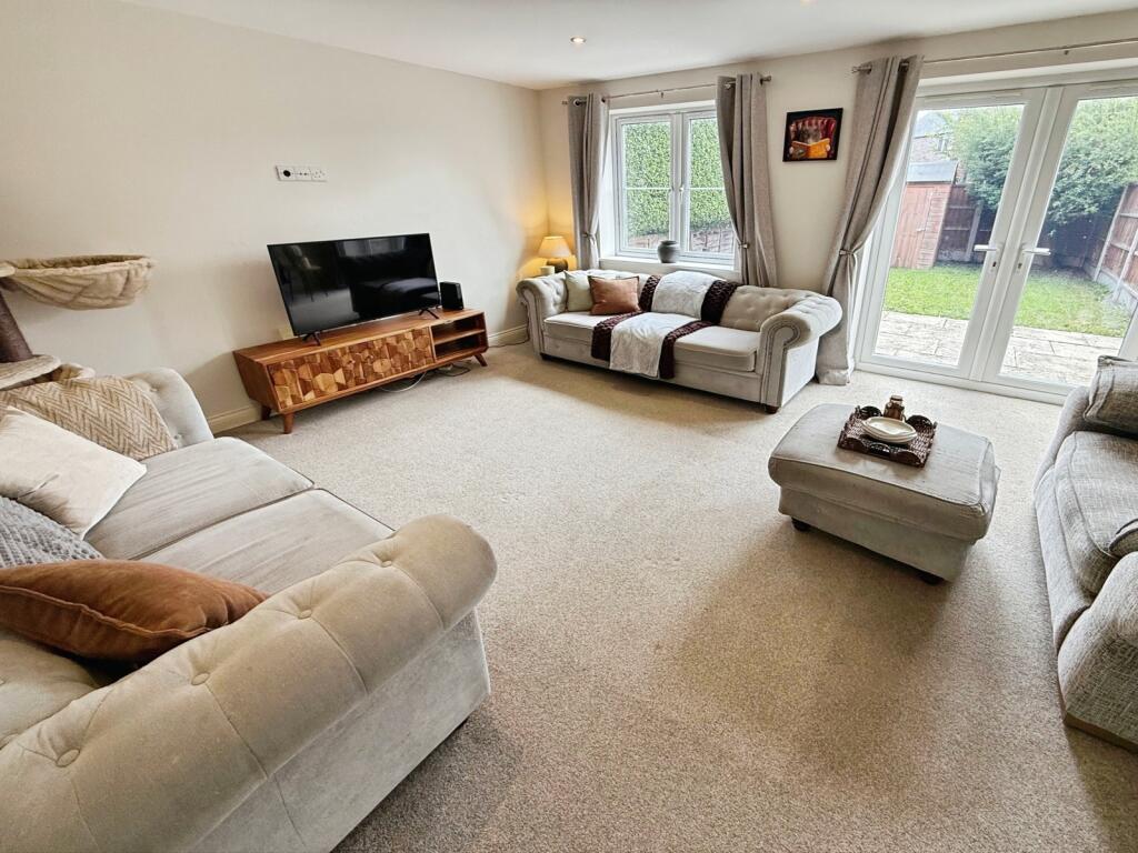 House in Lincoln - View 4