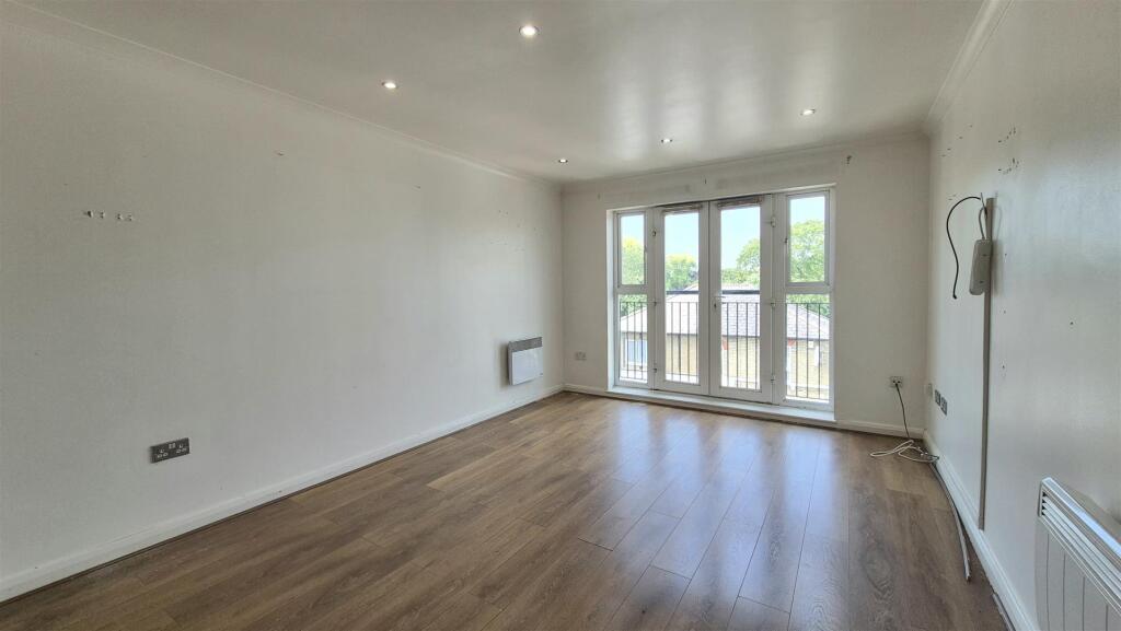 Apartment in London - View 3