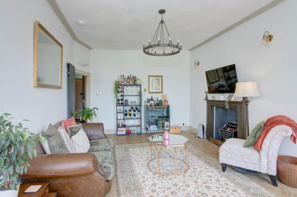 Apartment in Bath - More