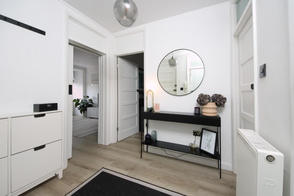Apartment in London - View 2
