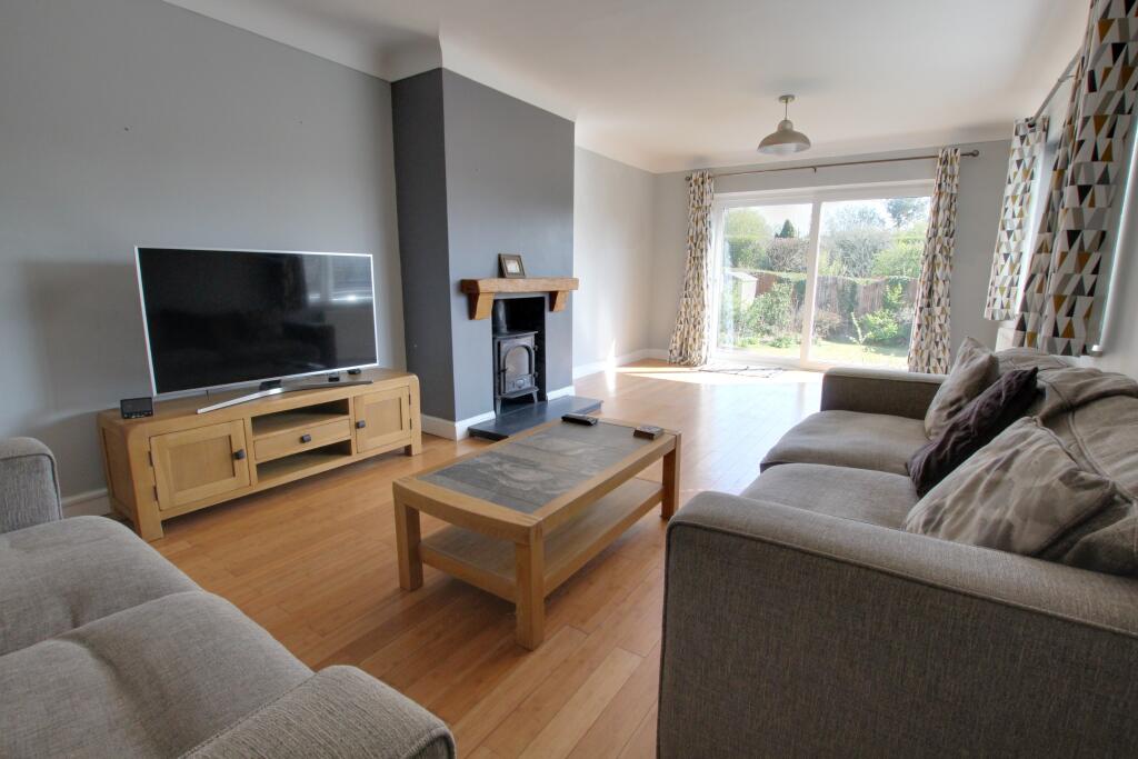 Hawthorn Road, Horndean photo 2