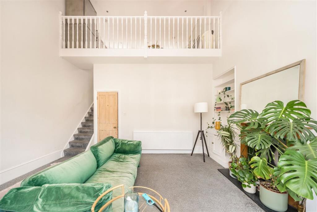 Apartment in London - View 3