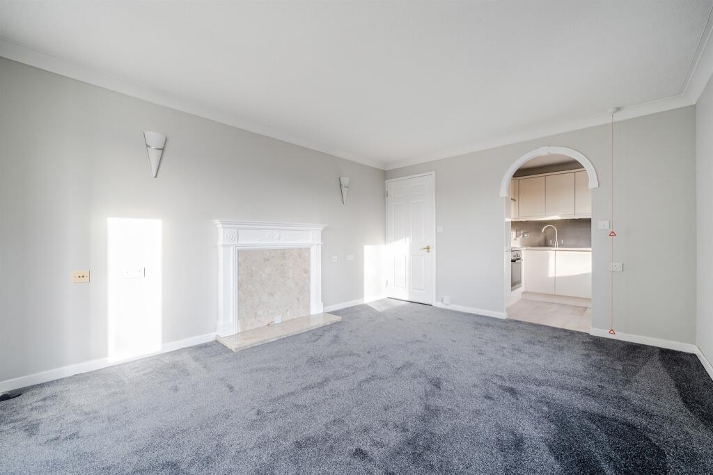 Apartment in Slough - View 5